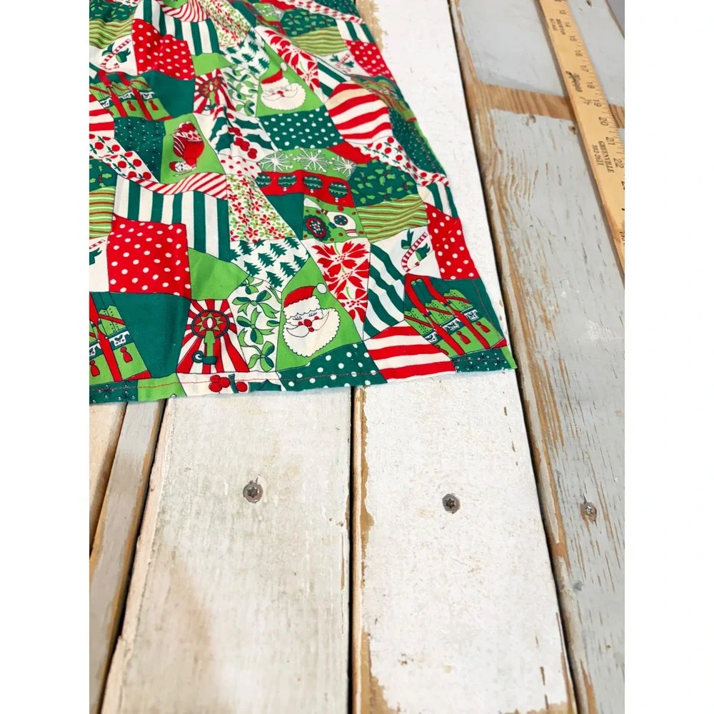Vintage Christmas Half Apron Santa Patchwork Print Red Green Holiday Hosting